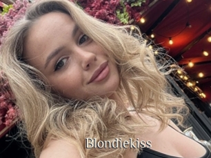 Blondiekiss