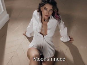 Moonshineee