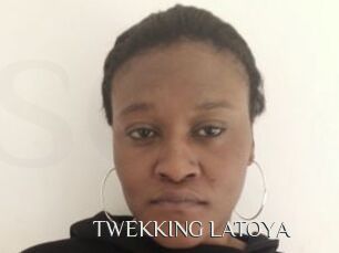 TWEKKING_LATOYA